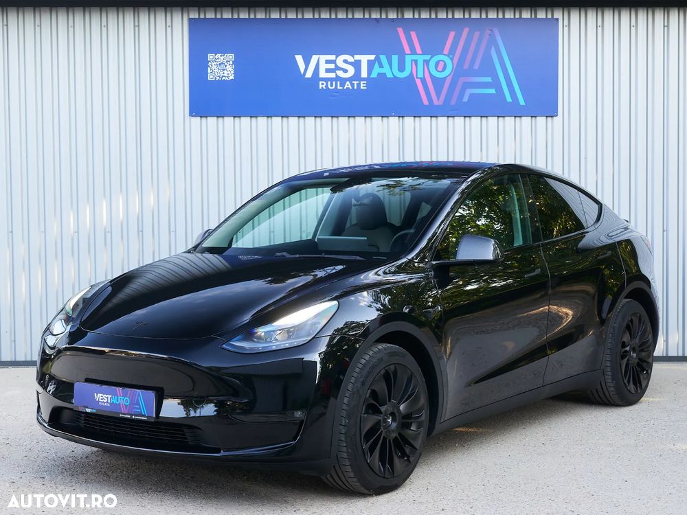 Tesla Model Y - 2