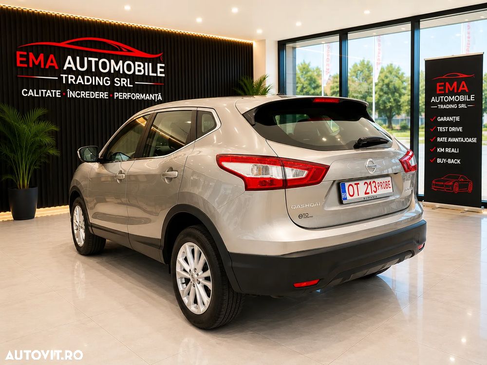 Nissan Qashqai 1.6 DCI Xtronic N-Connecta - 4