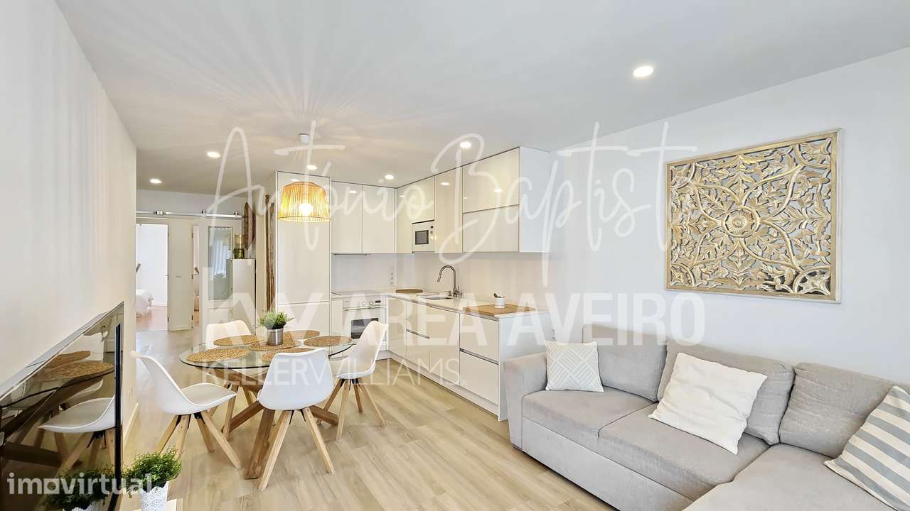 Apartamento com 3 Quartos na Praia da Barra - A Dois Passos do Mar! - Grande imagem: 2/35