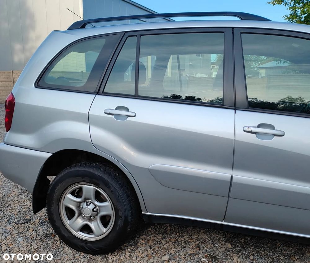 Toyota RAV4 2.0 D-4D 4x4 - 4