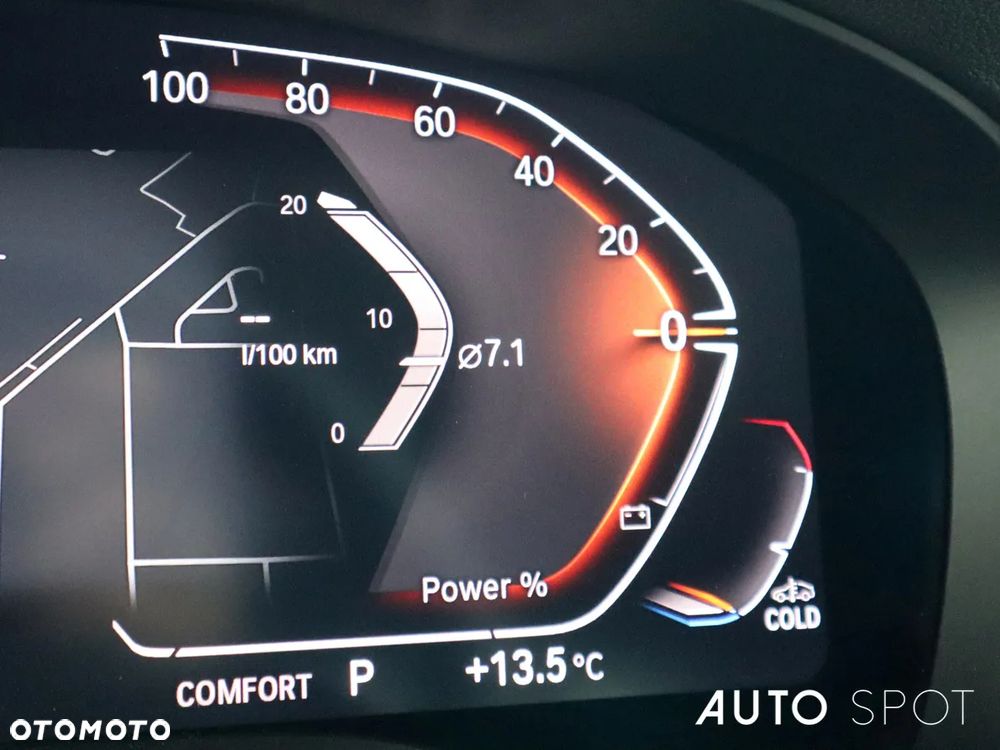 BMW Seria 5 518d mHEV - 25