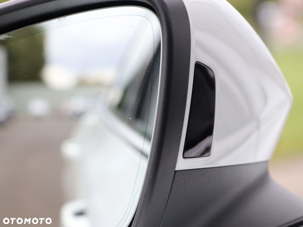 Volkswagen Passat - 11