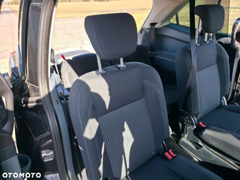 Ford Grand C-MAX - 17