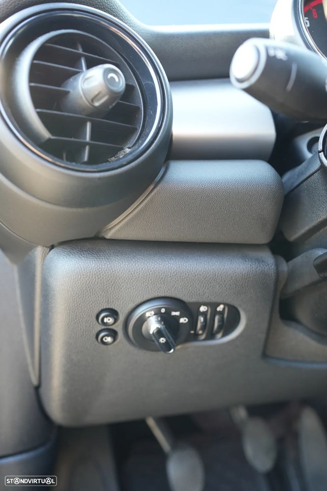 MINI 5 Portas Cooper D - 39