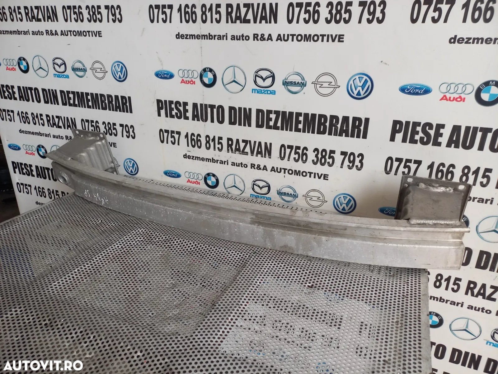 Armatura Bara Spate Audi A8 4H D4 An 2010-2011-2012-2013-2014-2015-2016-2017 Dezmembrez Audi A8 4H - 2