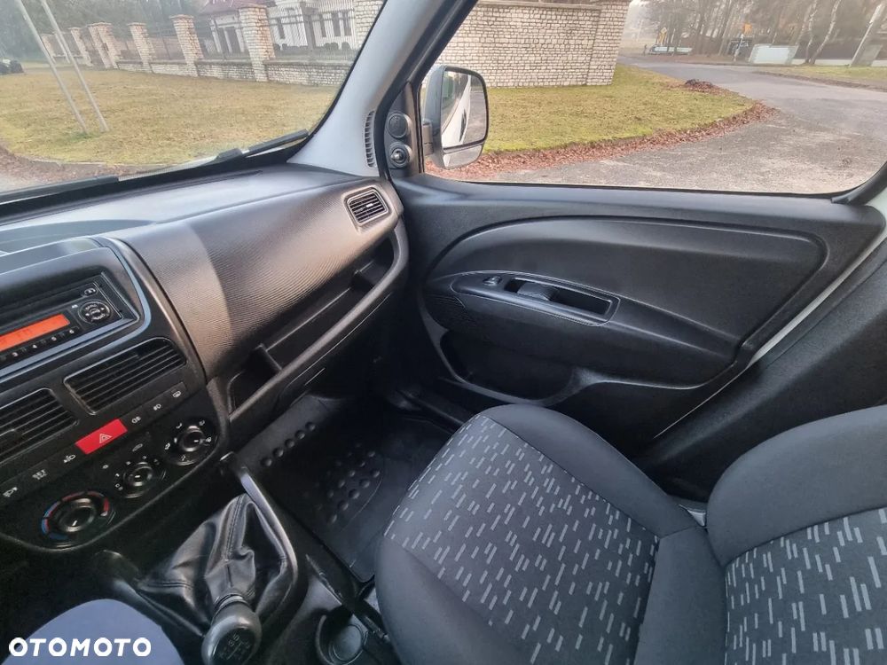 Opel Combo - 21