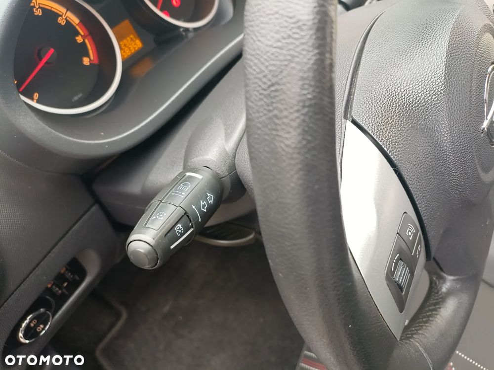 Opel Corsa 1.4 16V 150 Jahre - 15