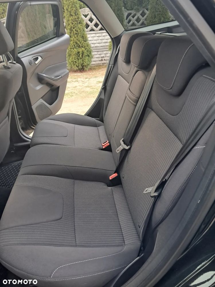 Ford Focus - 11