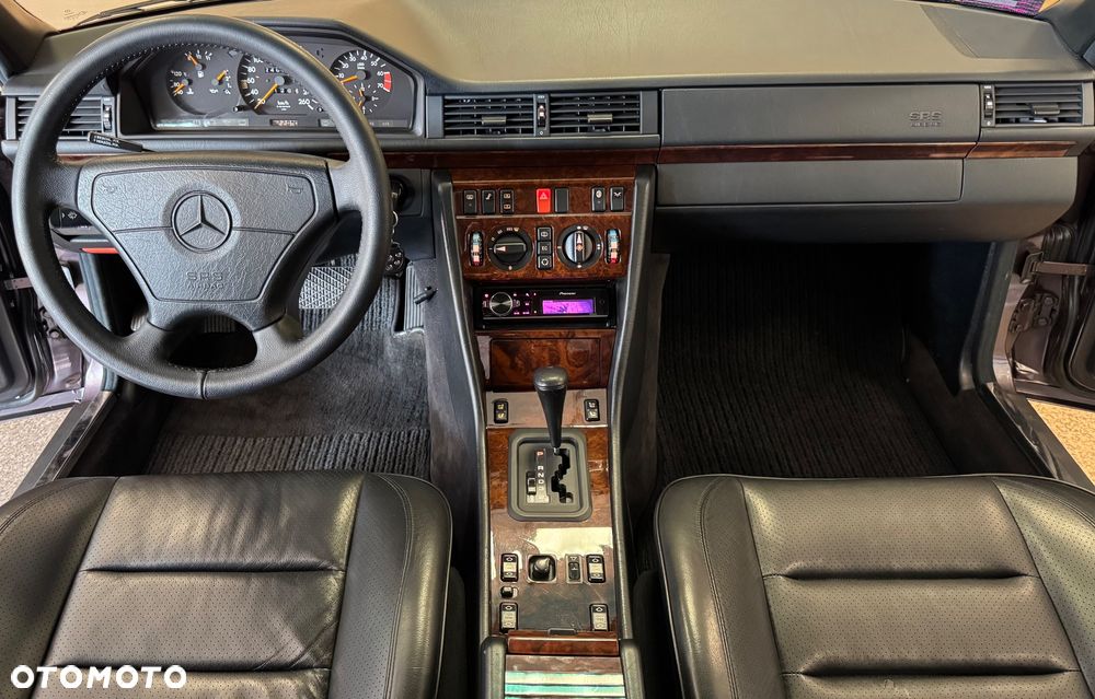 Mercedes-Benz W124 (1984-1993) - 11