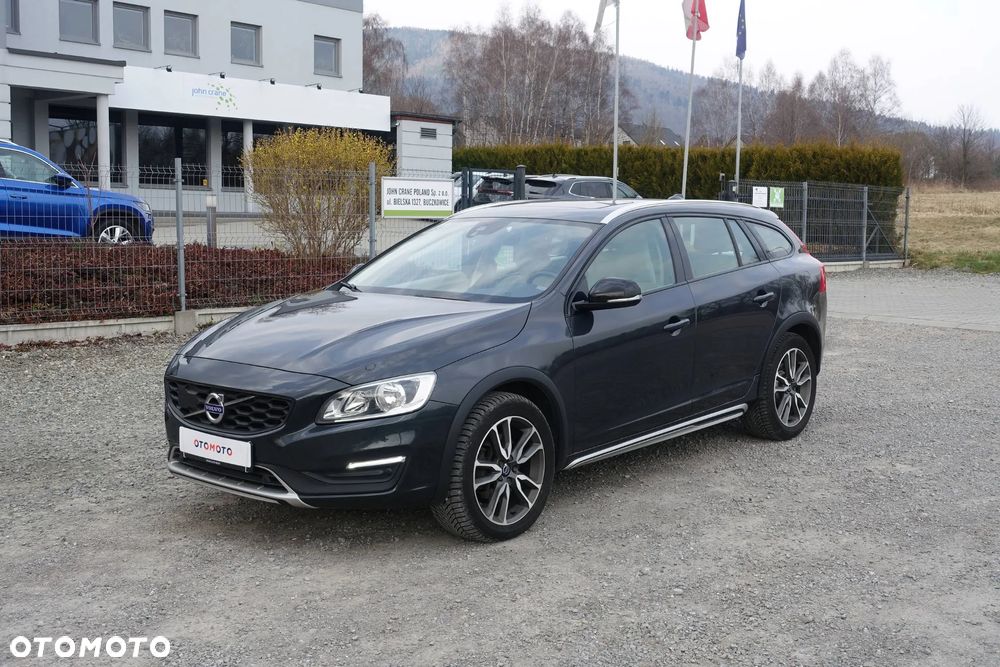Volvo V60 Cross Country D4 Geartronic Summum - 1