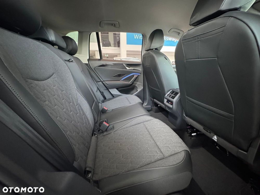 Volkswagen Tiguan - 12