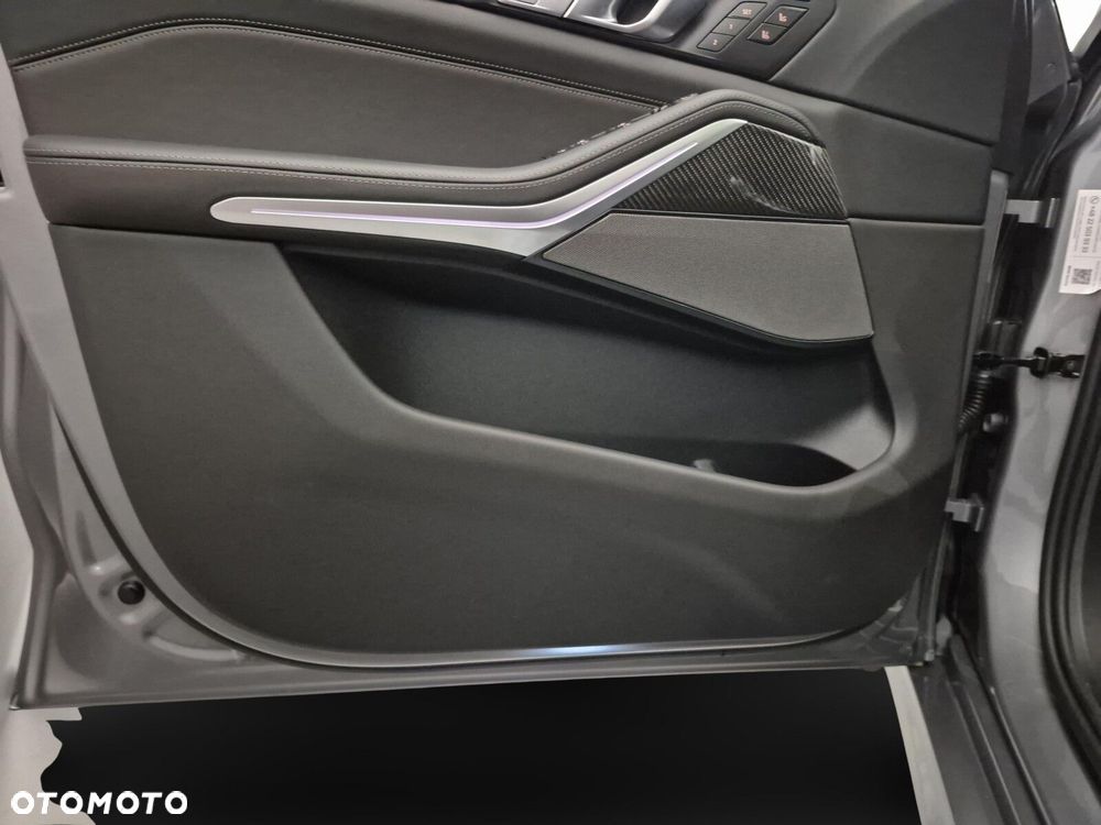 BMW X7 - 12