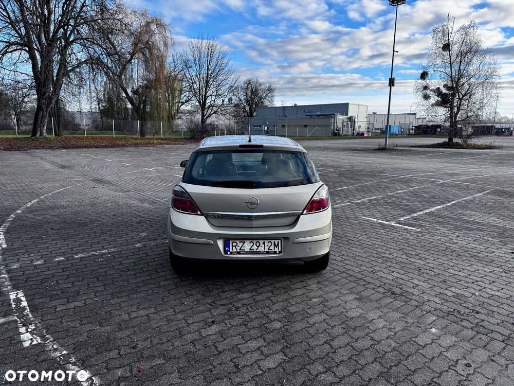 Opel Astra 1.6 Enjoy - 2
