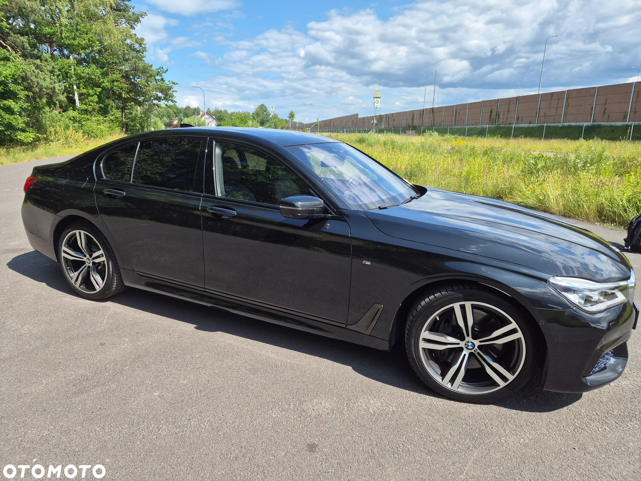 BMW Seria 7 750i - 5