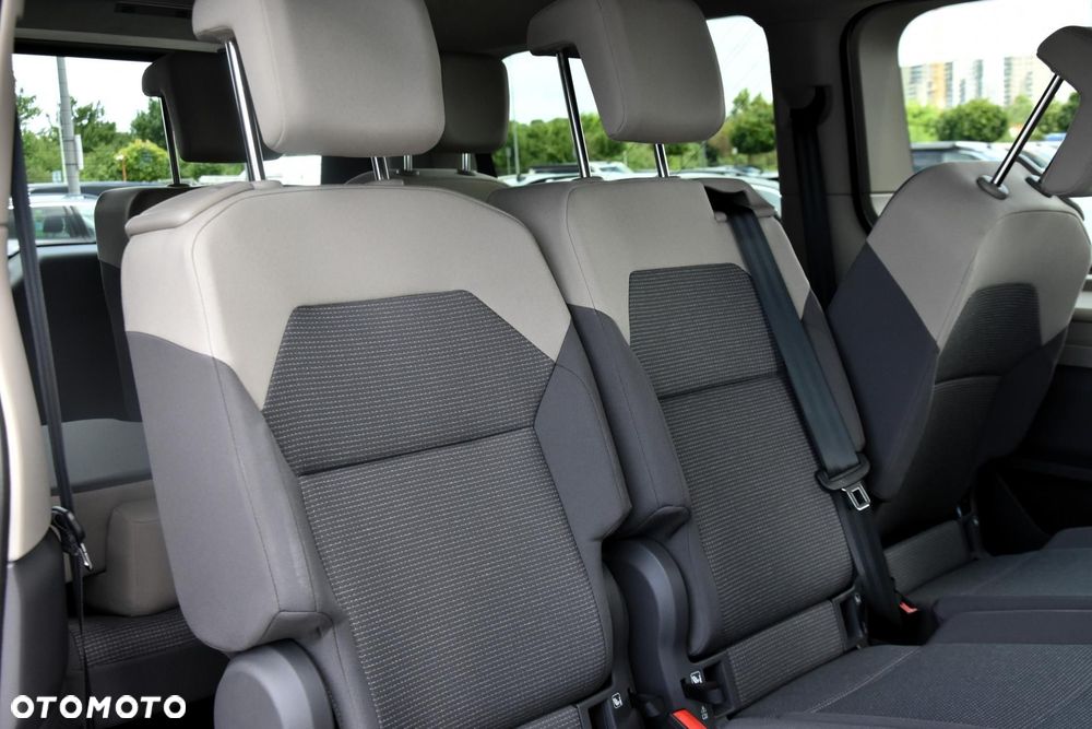 Volkswagen Multivan - 11