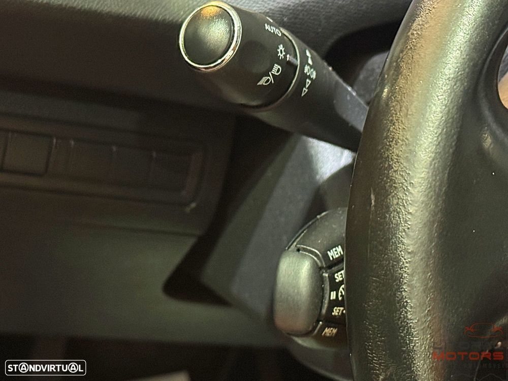Peugeot 308 SW 1.6 BlueHDi Style J17 - 24