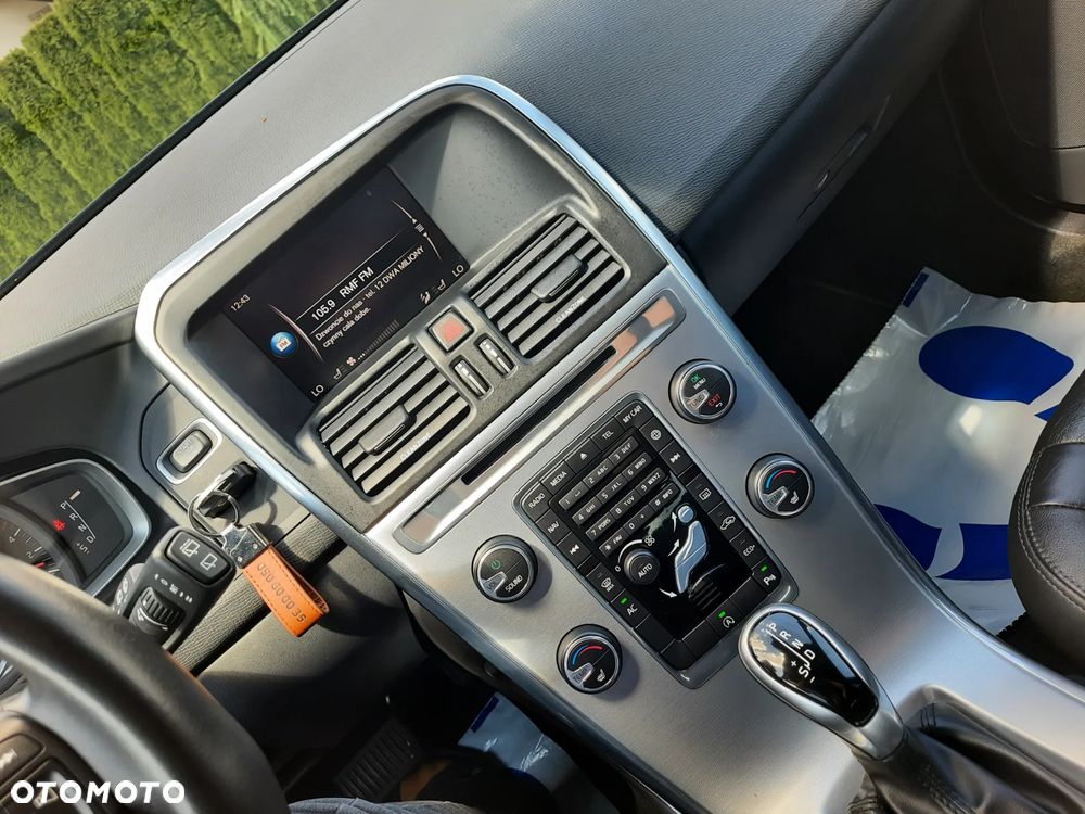 Volvo XC 60 D4 Geartronic Momentum - 18