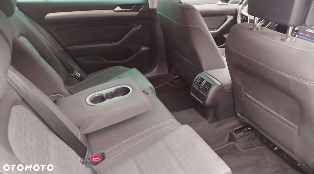 Volkswagen Passat 2.0 TDI EVO Business DSG - 8