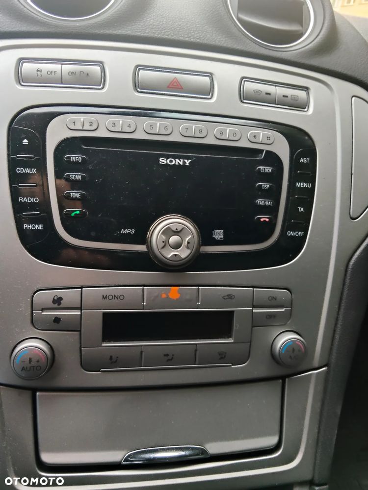 Ford Mondeo 1.8 TDCi Trend - 14