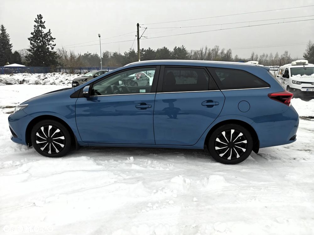 Toyota Auris 1.6 Premium Comfort - 6