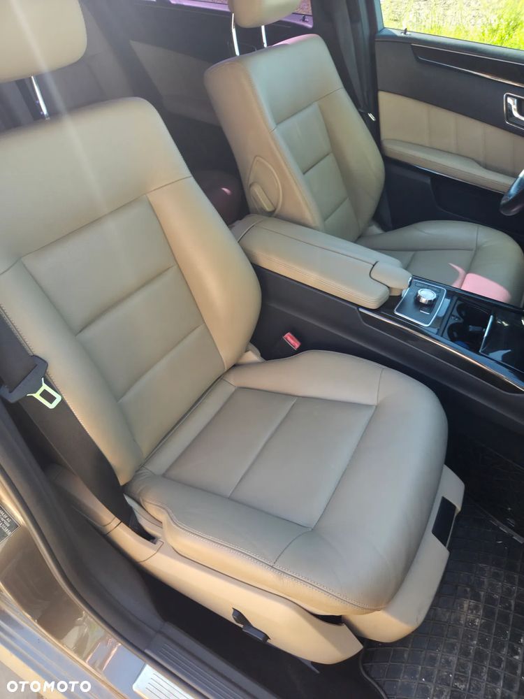 Mercedes-Benz Klasa E 350 CDI 4-Matic BlueEff - 24