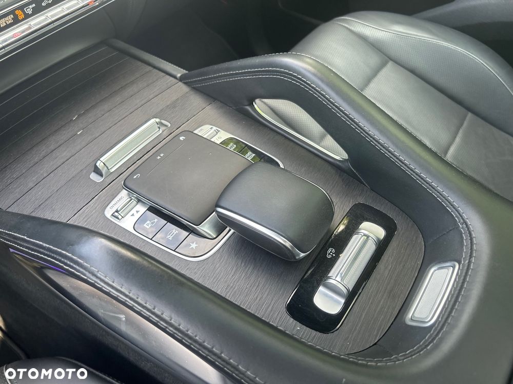 Mercedes-Benz GLS - 29