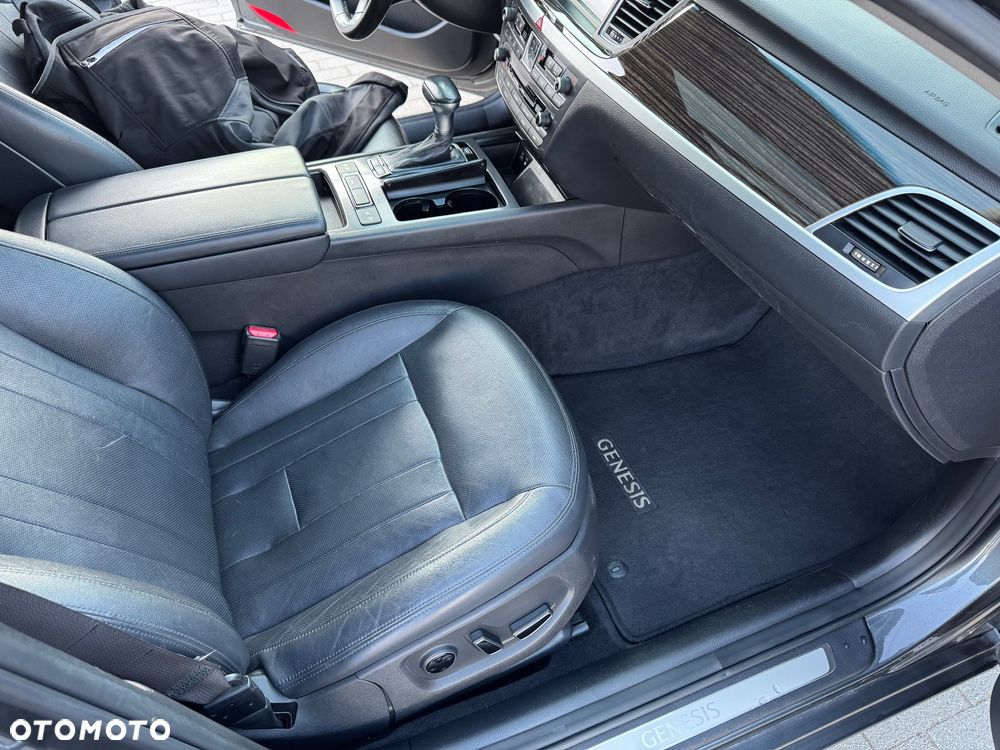 Hyundai Genesis - 17