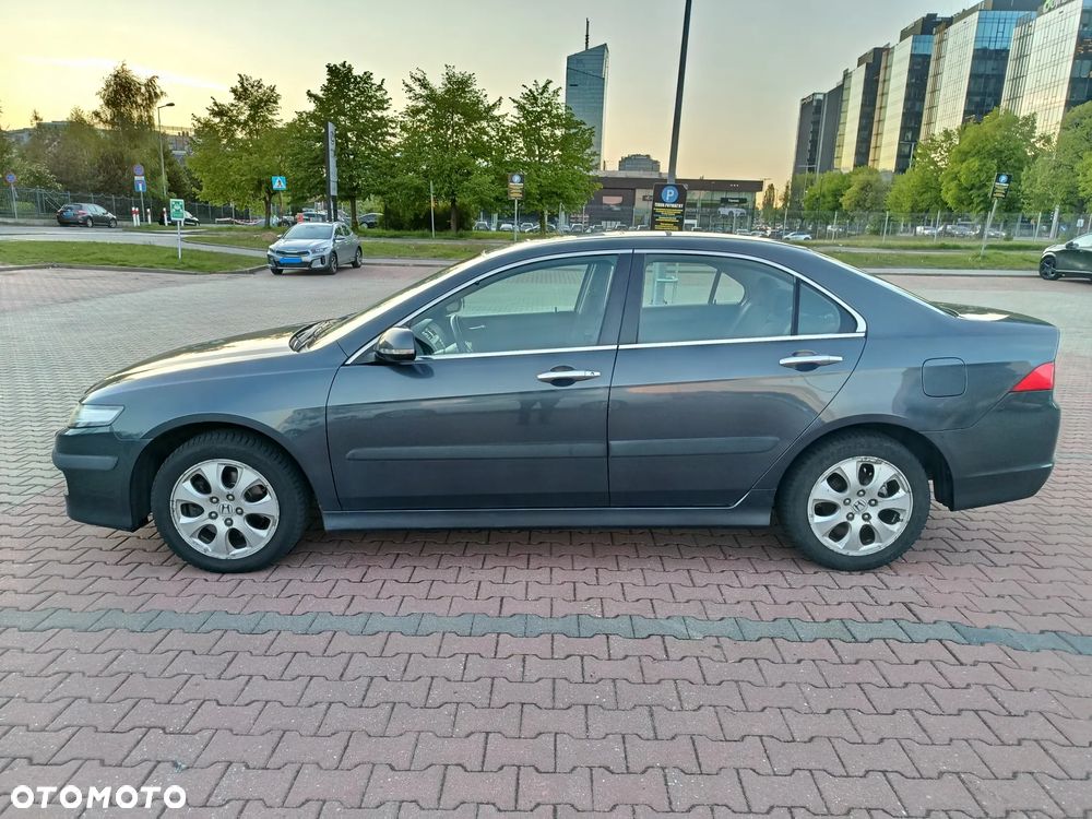 Honda Accord 2.0 Executive - 1