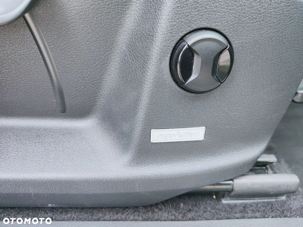 Volkswagen Touran 2.0 TDI SCR DSG Highline - 17