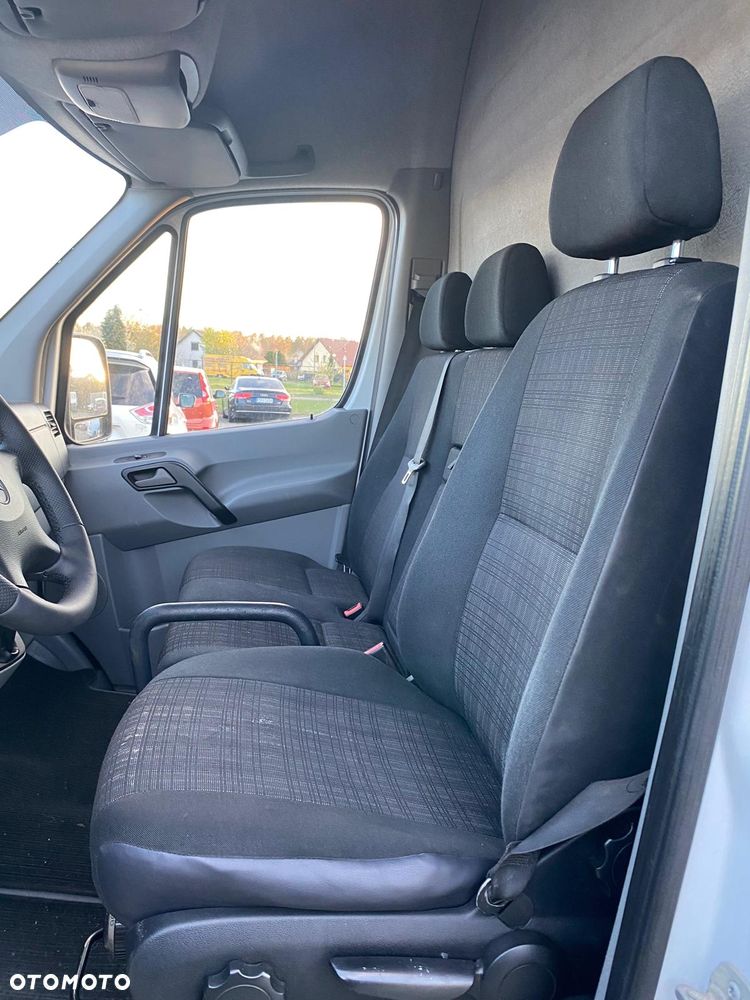 Mercedes-Benz Sprinter - 11