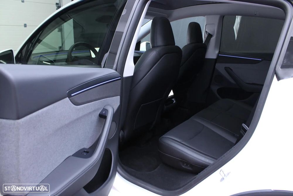 Tesla Model Y Standard - 15