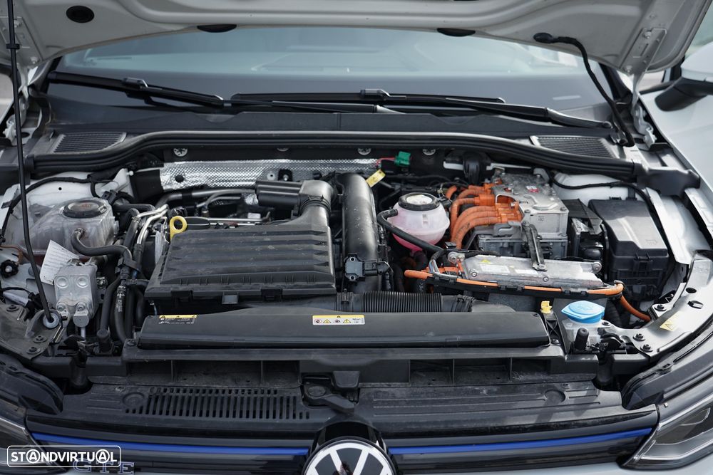 VW Golf 1.4 TSI GTE+ DSG - 32