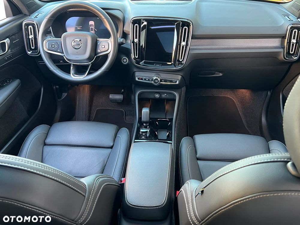 Volvo XC 40 B4 AWD Ultimate Dark - 27