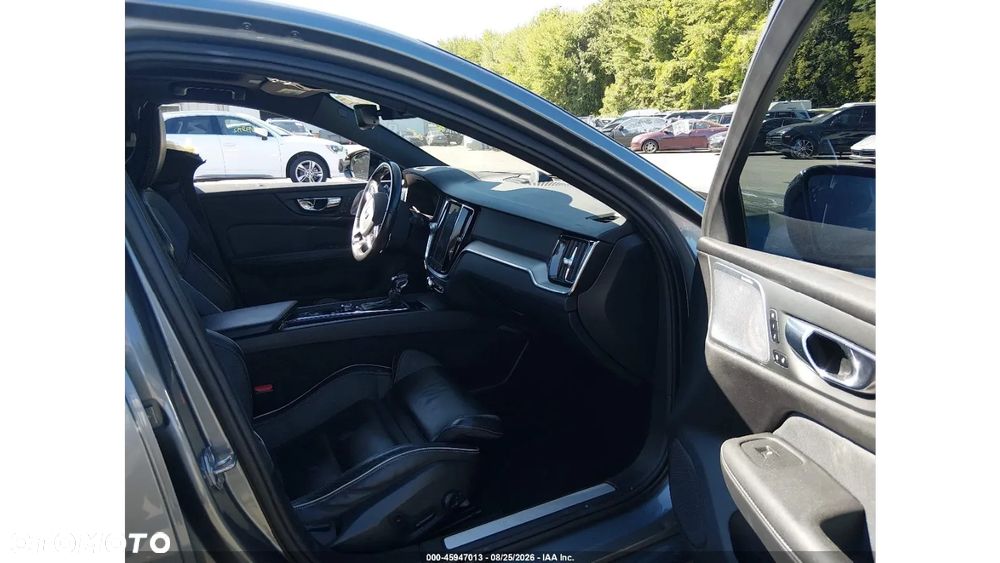 Volvo S60 T6 AWD R-Design - 9