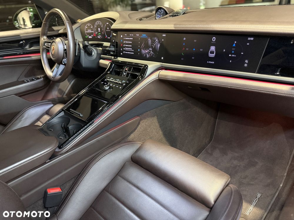 Porsche Panamera 4 - 22