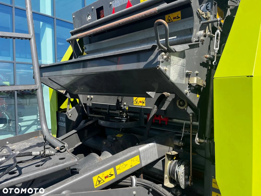 Claas VARIANT 350 - 21