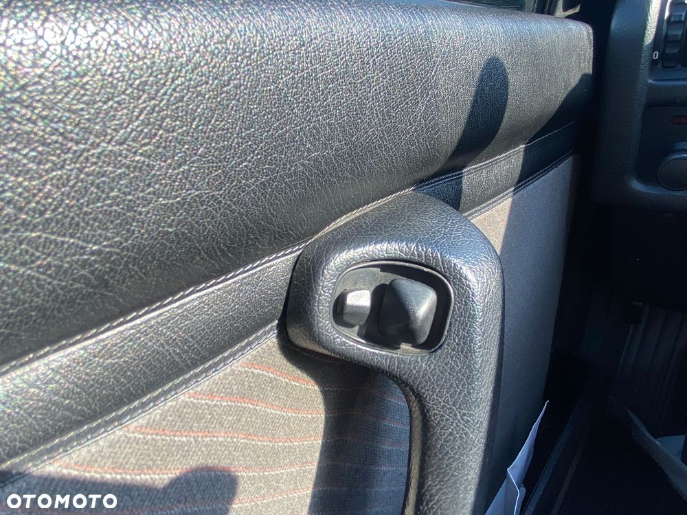 BMW Seria 3 320i - 12