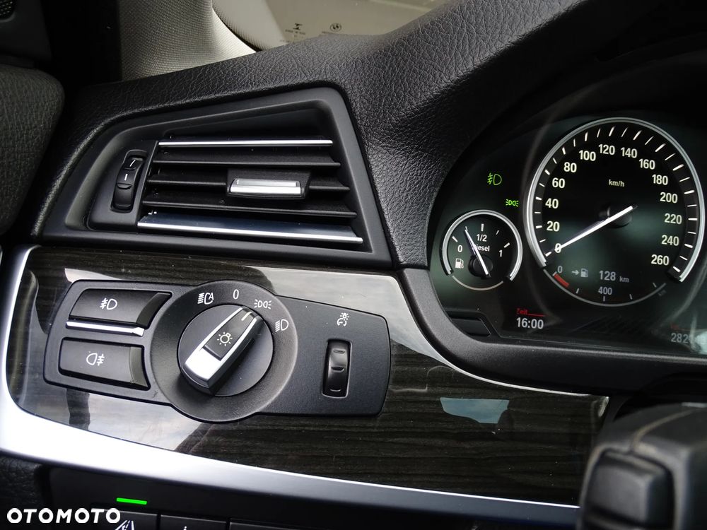 BMW Seria 5 530d xDrive Sport-Aut Luxury Line - 13