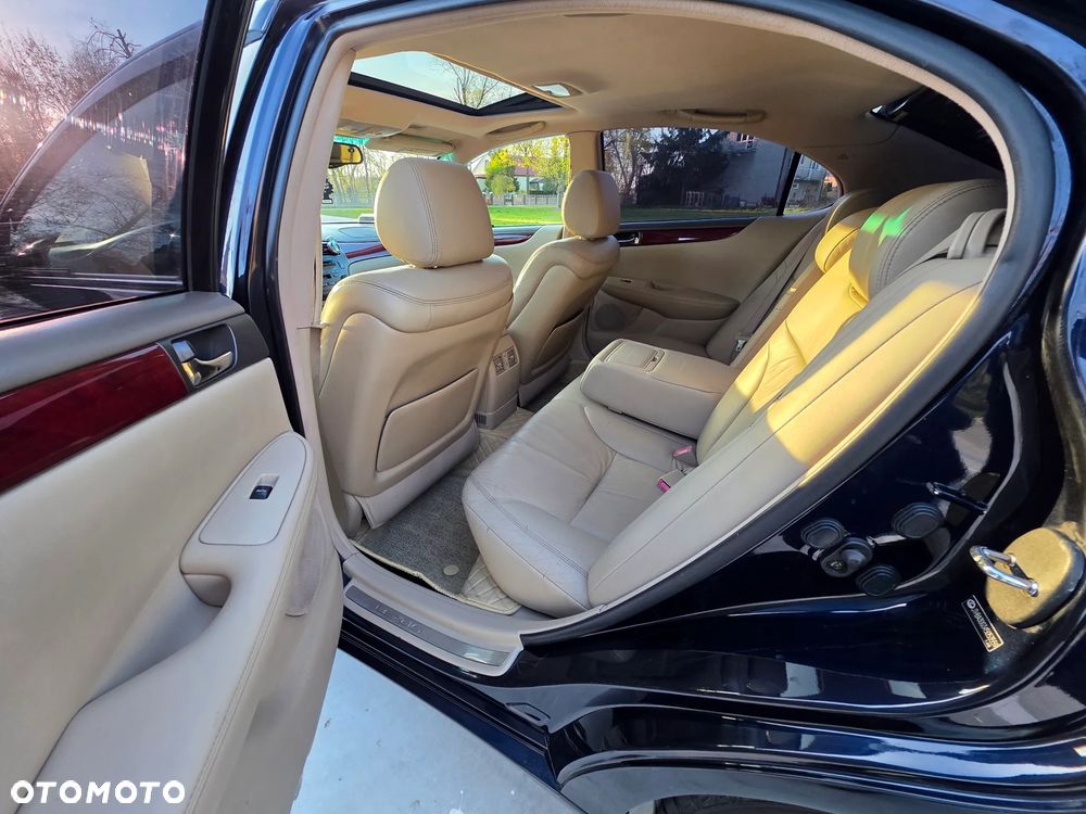 Lexus ES - 8