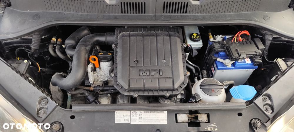 Volkswagen up! black - 12