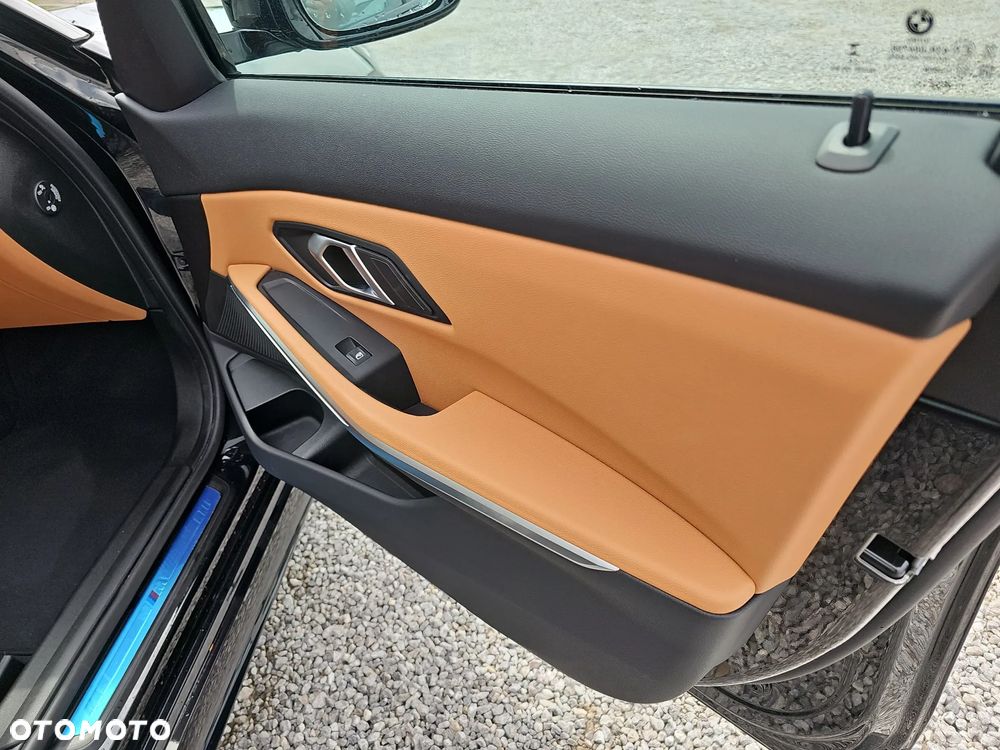BMW Seria 3 318i M Sport - 21