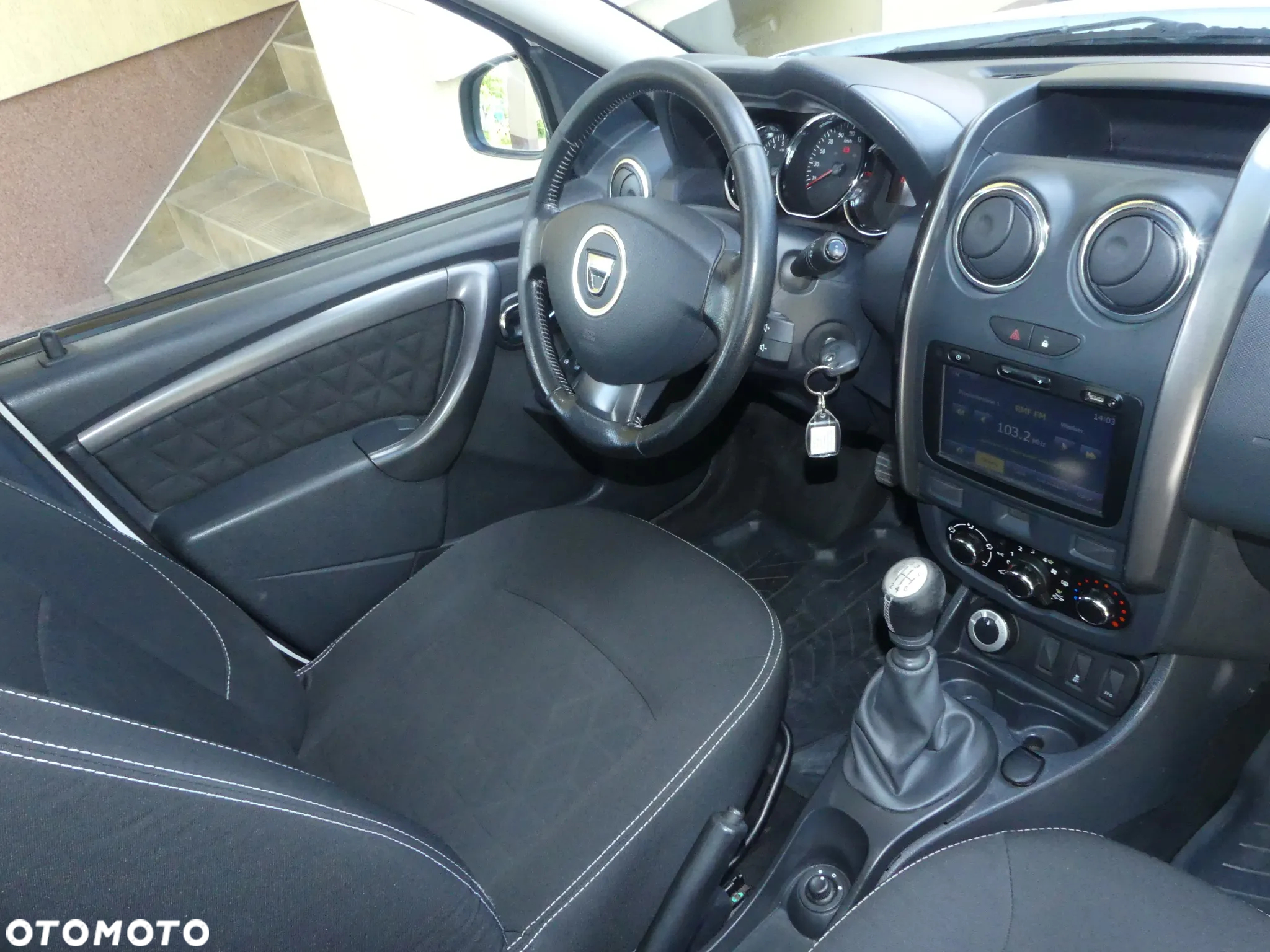 Dacia Duster 1.6 Laureate 4x4 - 33