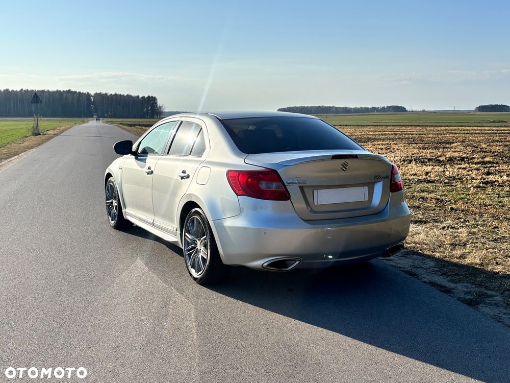 Suzuki Kizashi 2.4 4x4 CVT Sport - 6