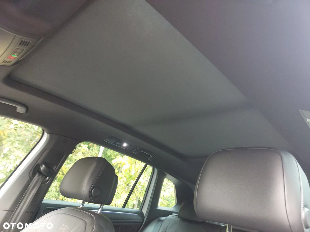Volkswagen Tiguan 2.0 TDI SCR 4MotION DSG R-Line - 16