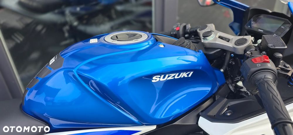 Suzuki GSX-R - 12