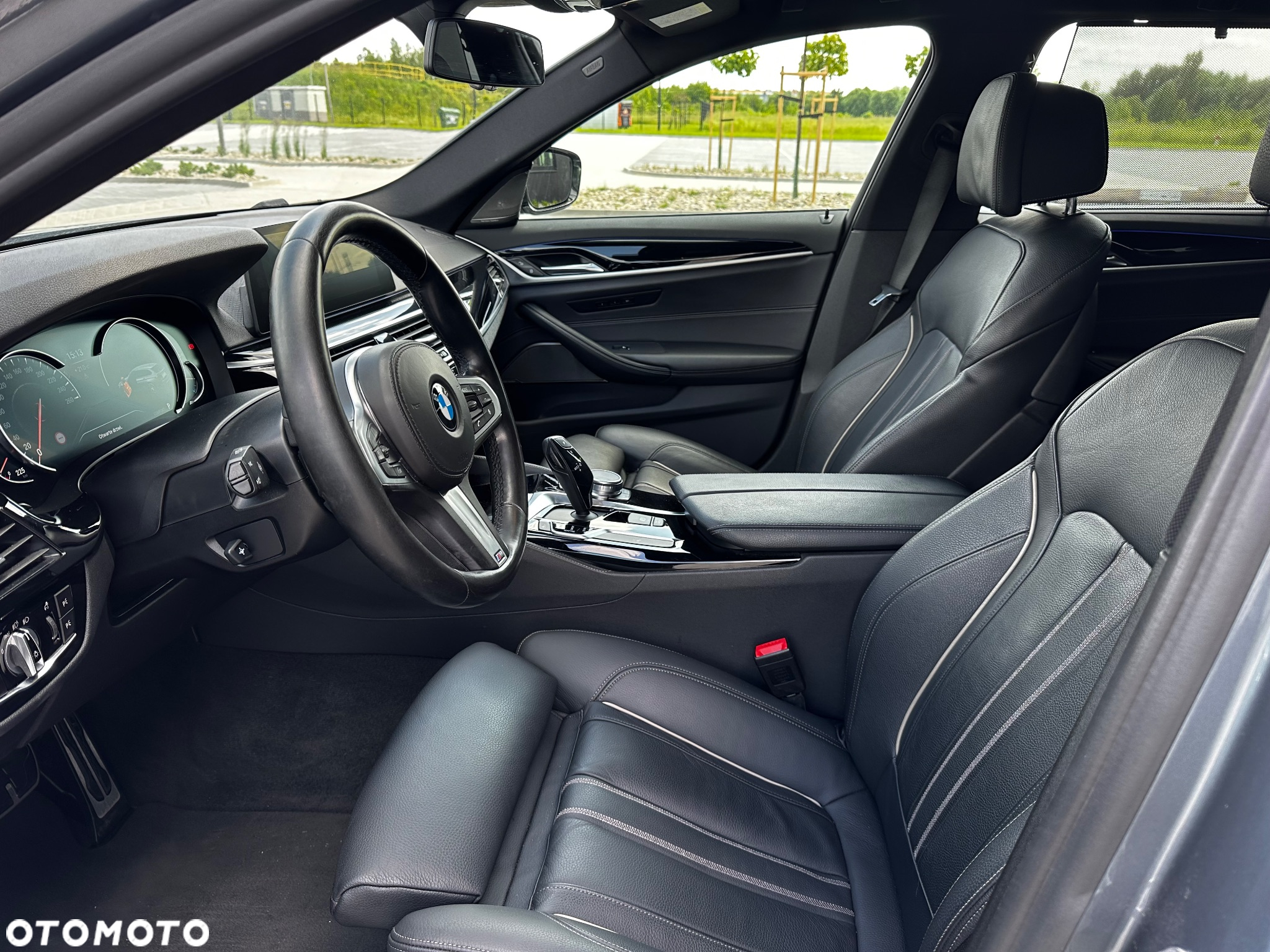 BMW Seria 5 520d Touring M Sport Edition - 12