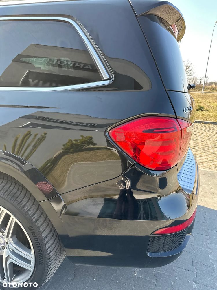 Mercedes-Benz GL - 13