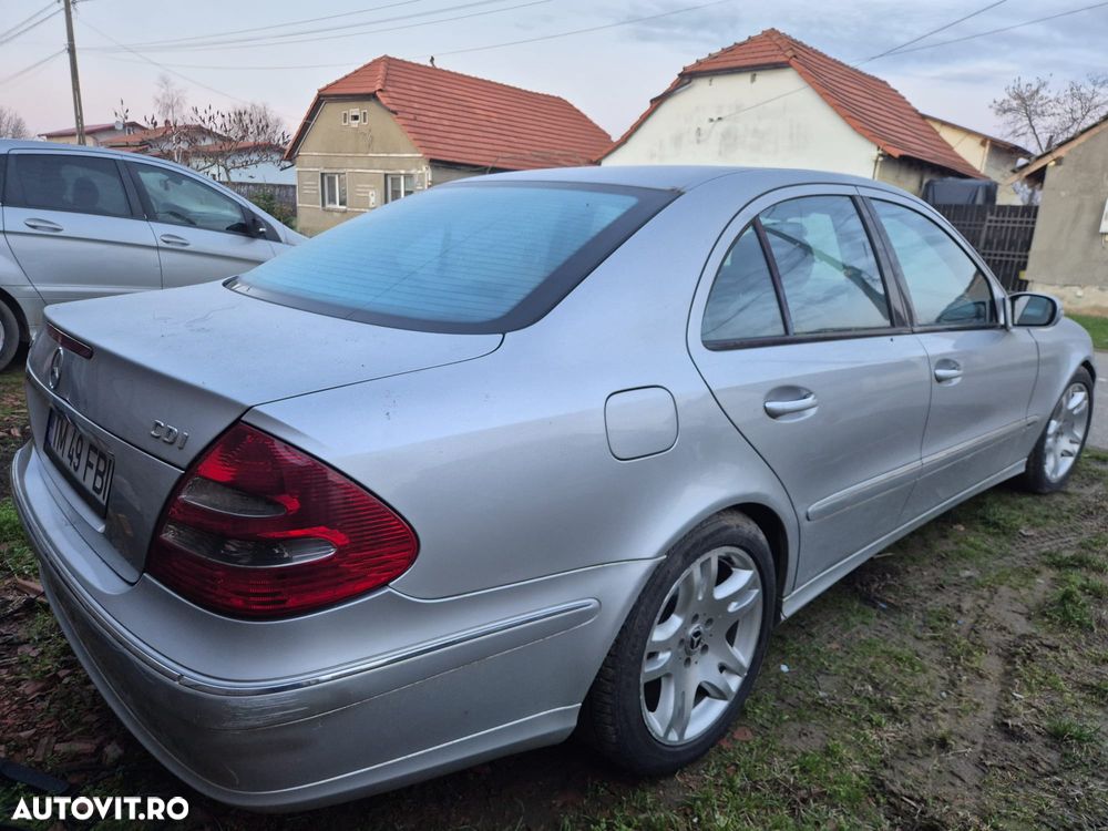Mercedes-Benz E 220 CDI Avantgarde DPF - 5