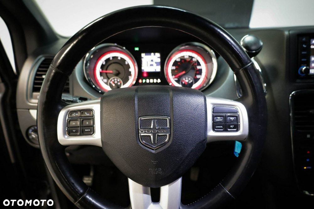 Dodge Grand Caravan - 16