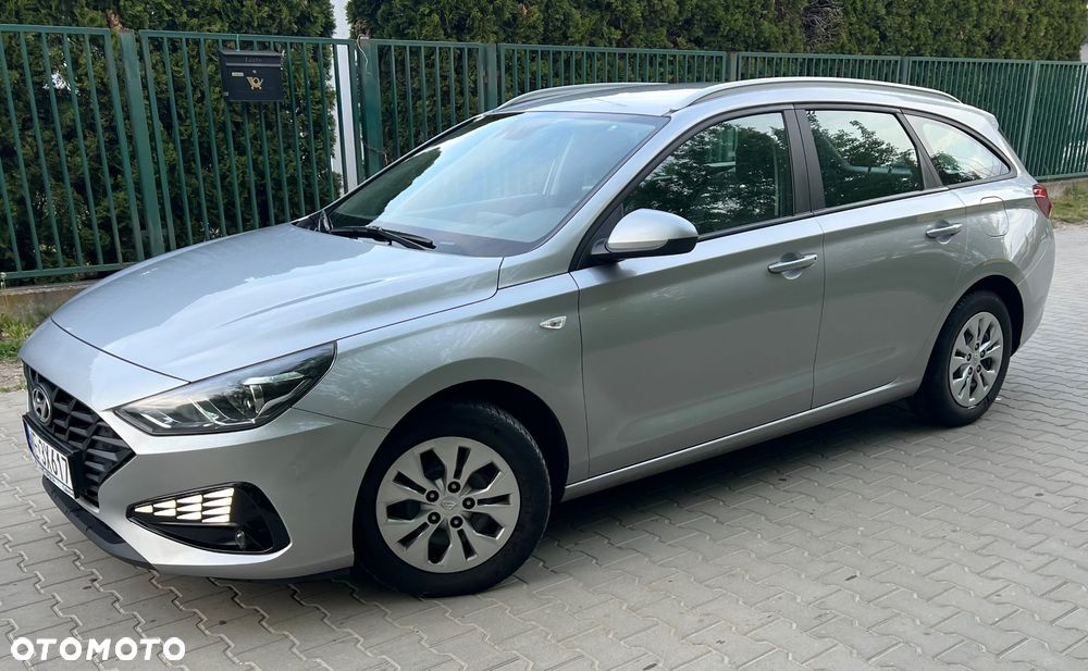 Hyundai i30 1.6 D Classic + - 7